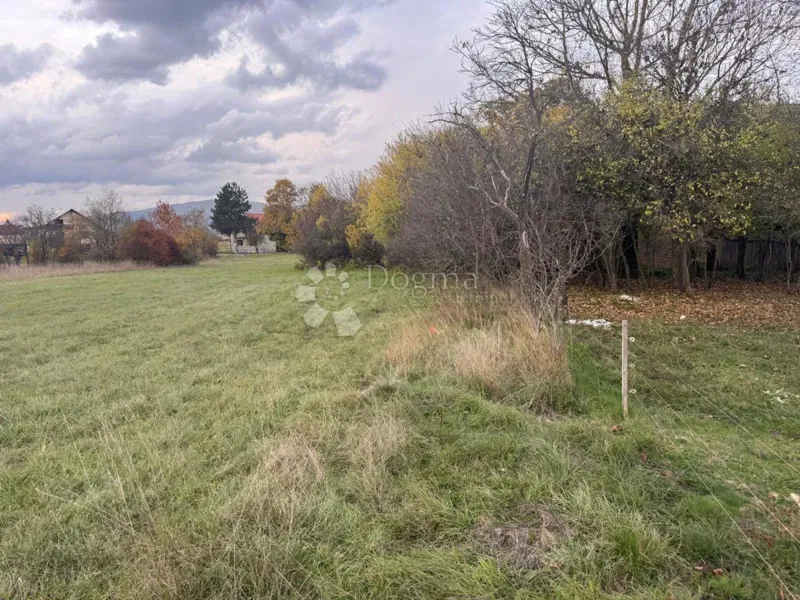 Teren budowlany Čovići, Otočac, 10.001m2 – 2
