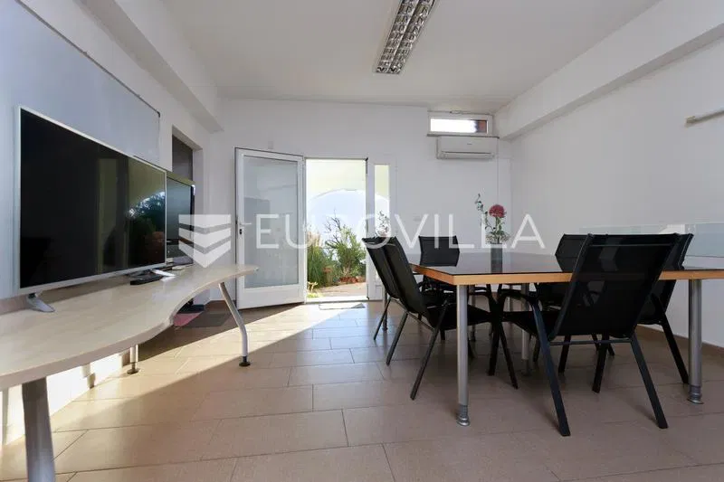 Kastav, commercial space, 120 m², ground floor, two bathrooms, three work rooms – 3