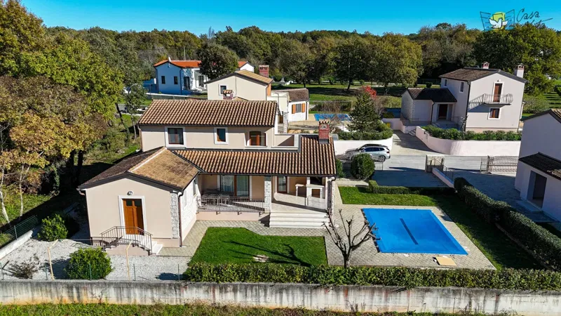 Istria, Parenzo - Casa indipendente a 12 km dal mare e dal centro di Parenzo!