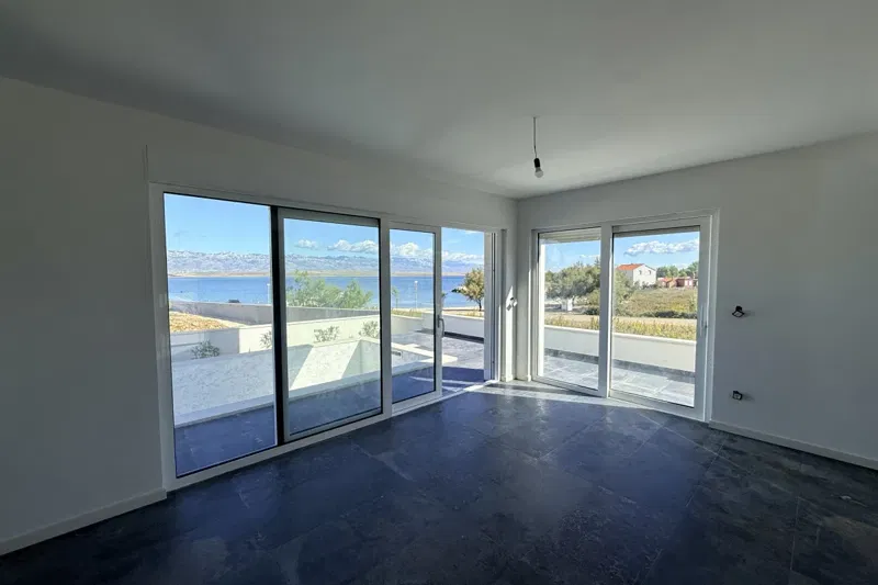 Villa moderna in prima fila sul mare – 3