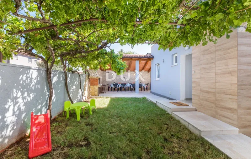 ISTRIA, MEDULIN - House with 3 residential units near the sea! – 3