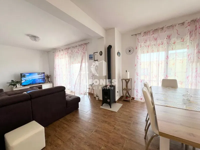 Confortevole appartamento con terrazza panoramica e vista mare a soli 500 metri dal mare a Cittanova – 2