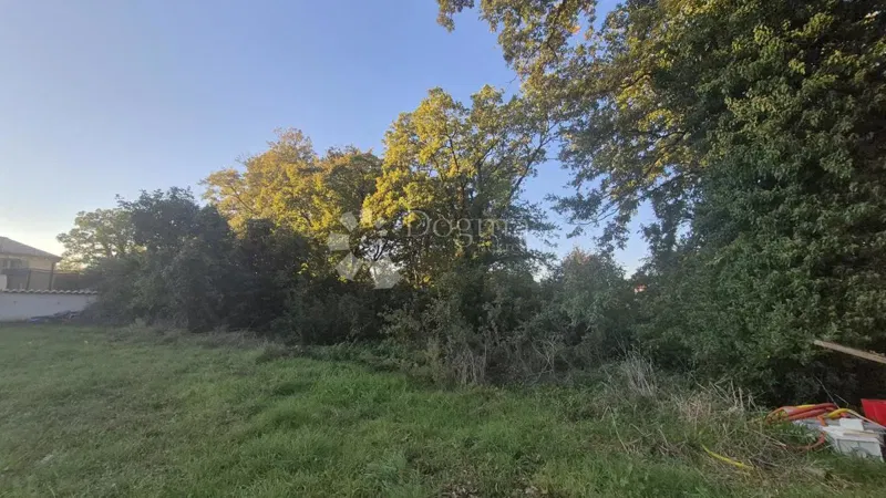 Building land area 1968 m2, 2 km from the sea, 80 EUR/M2 – 2