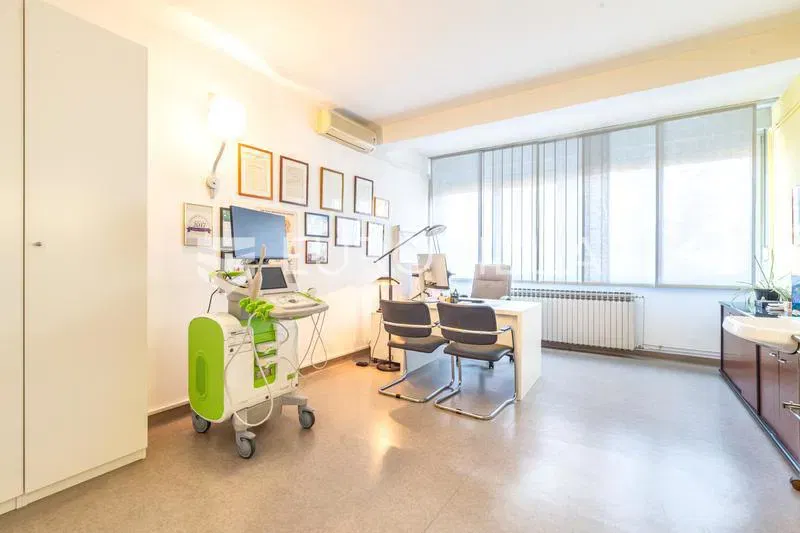 Zagreb, Heinzelova, excellent multi-room apartment, business space 223.98 m² – 2