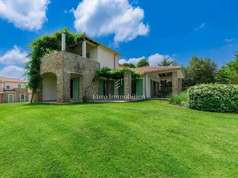 Stone house with pool and spacious garden, Buje – 2