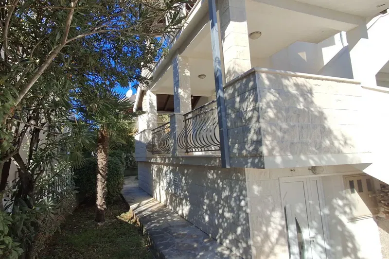 House with sea view – 2