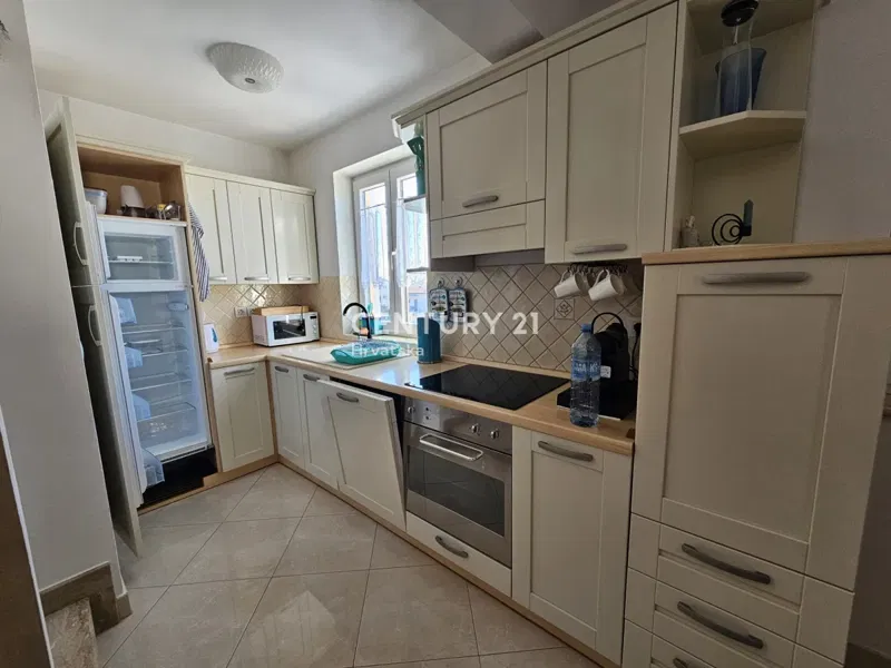 POREČ, TWO-BEDROOM APARTMENT WITH GARAGE, 800 M FROM THE SEA, SEA VIEW – 2