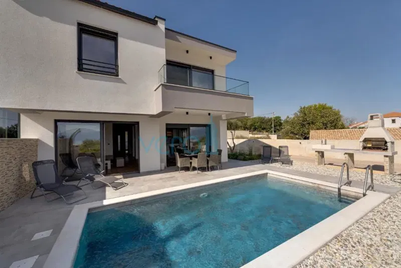 Vrbnik, periferia, casa con due appartamenti, nuova costruzione, vista, due piscine, vendita – 3