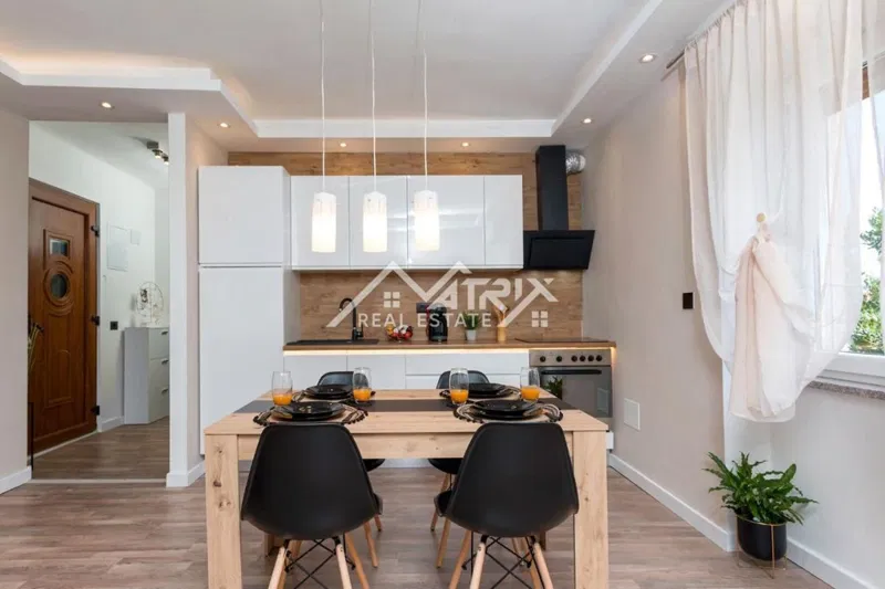 Pulj, prenovljeno stanovanje 41 m² z ložo na vrh lokaciji – 3
