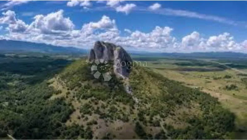 SENZACIONALNO ZEMLJIŠTE NEREALNA PRILIKA 130000 m2