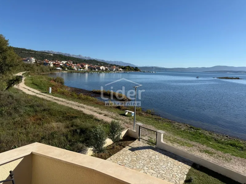 Kuća prvi red uz more – Posedarje – 3