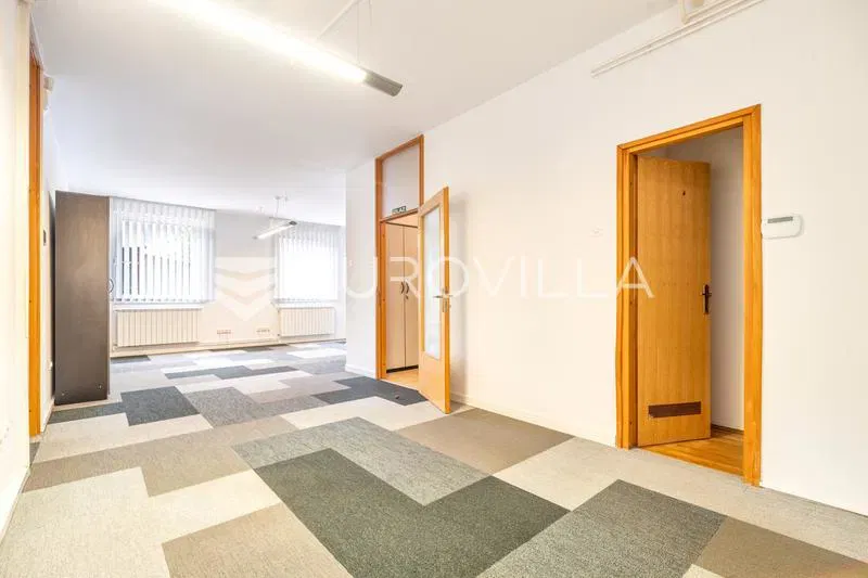 Zagreb, Trešnjevka, furnished office space parking 92 m² – 2