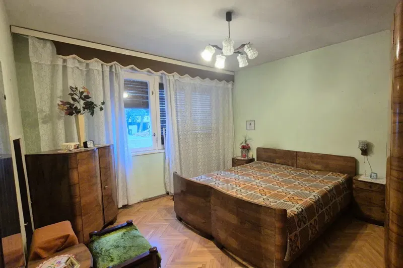 Appartamento con tre camere da letto in posizione privilegiata – 3