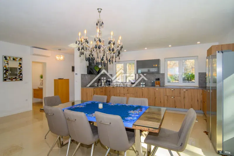 Rovinj area, Furnished house with pool and apartment – 3