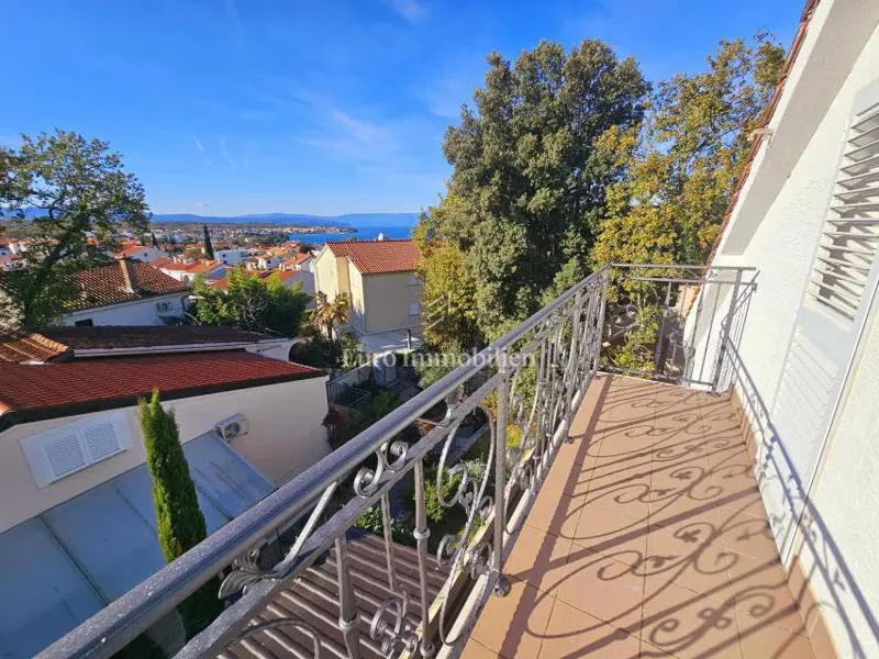 Spacious apartment with 4 bedrooms in Malinska – 2