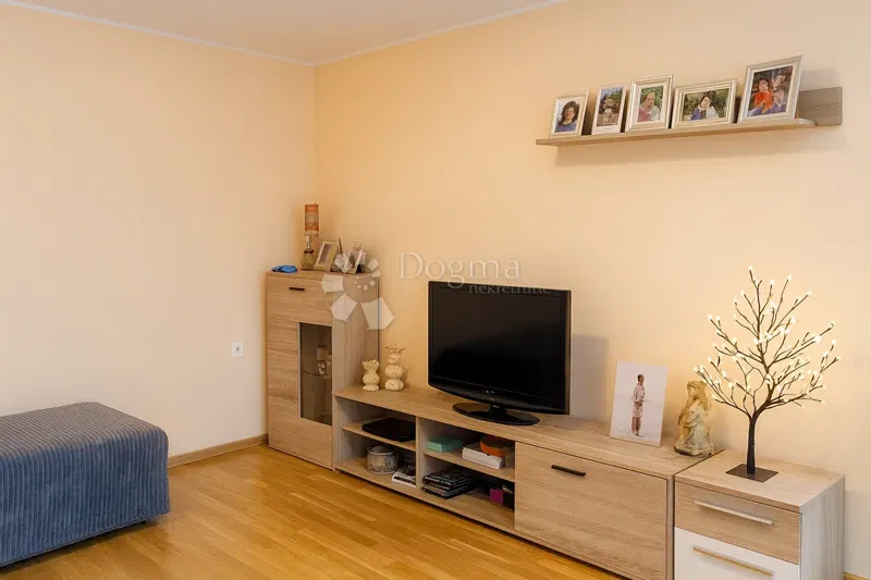 Isztria, Brtonigla - bájos kétszintes apartman a városközpontban