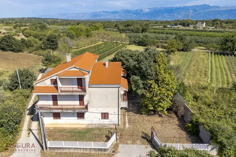 ZADAR - SMILČIĆ, KUĆA 470 M2, PRODAJA, GARAŽA!