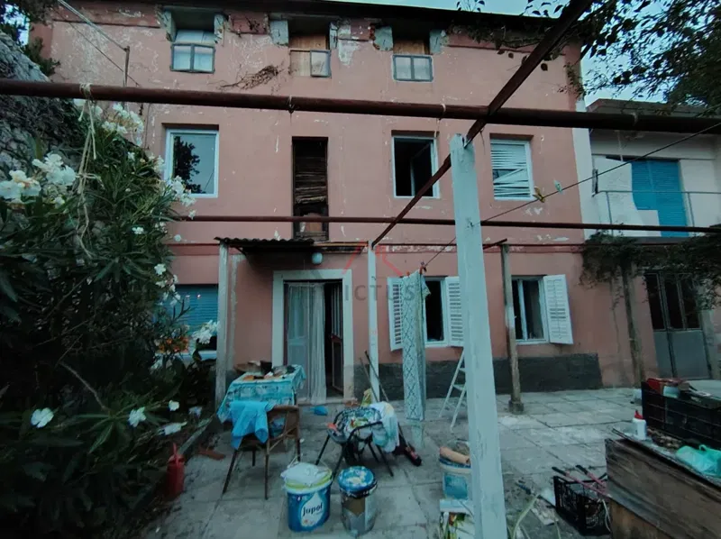 GRIŽANE - Due case e un edificio accessorio – 2
