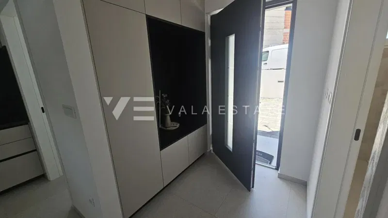 CASA SEMINDIPENDENTE MODERNA CON PISCINA A SOLI 200 M DAL MARE – 2