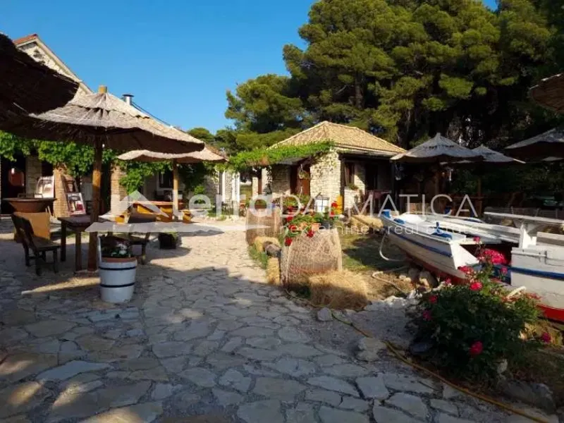 Etno selo prvi red do mora – 1043 m², turistička zona
