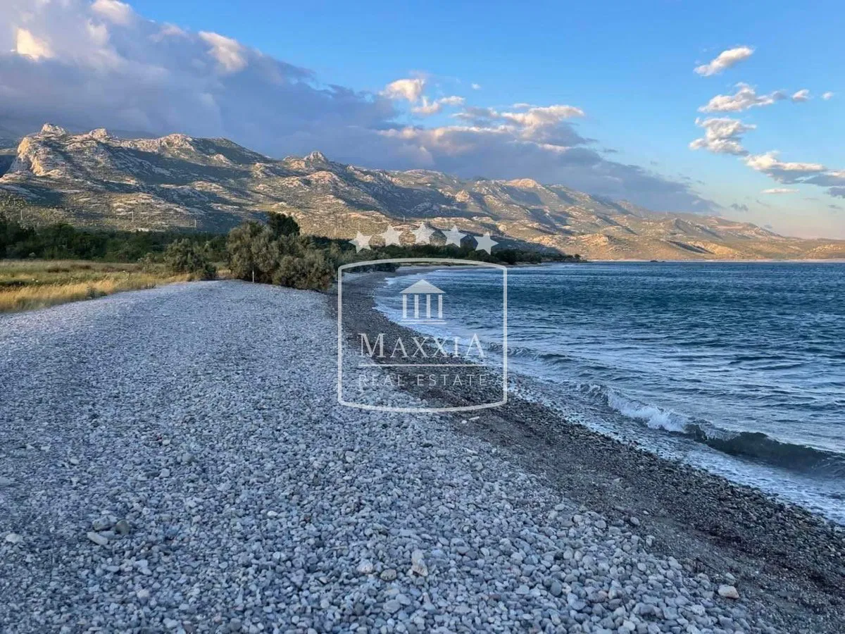Seline, Starigrad - građ. zemljište 738 m2 mirno! 75000€