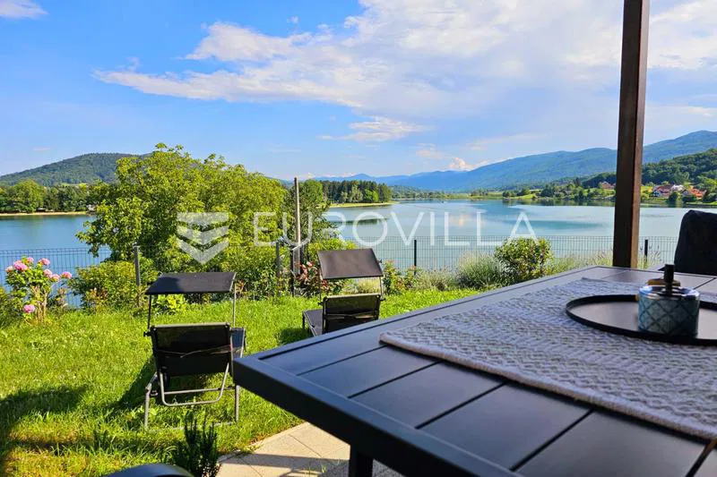 Ogulin, Sabljak Selo, kuća 135 m² na jezeru Sabljaci