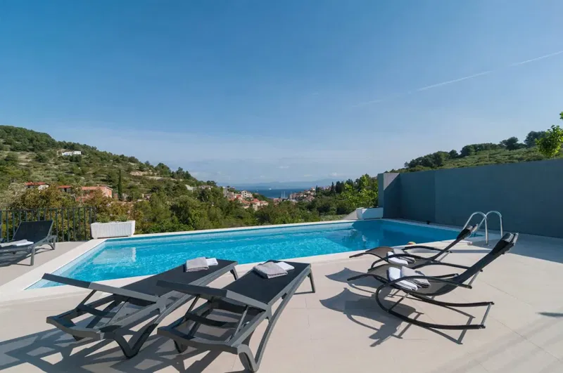 Villa moderna con splendida vista mare – 2