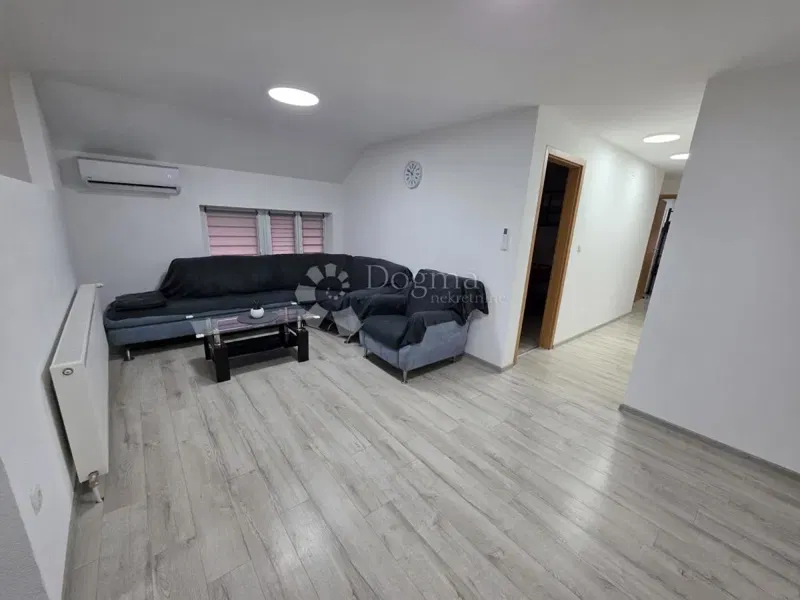 Casa Strahoninec, 220m2 – 3