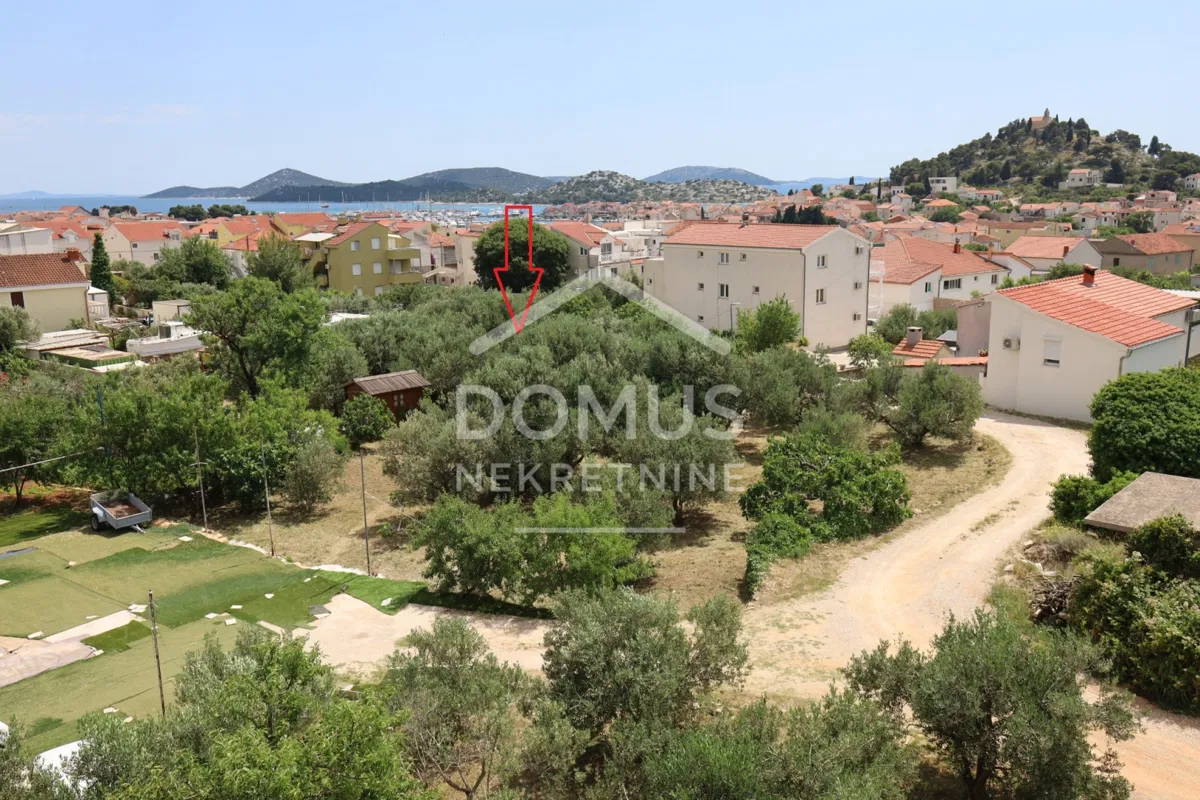 Tribunj, građevinsko zemljište, 1132 m2– mirno okruženje
