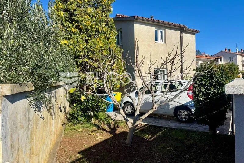Pula, detached house with garden near the center – 2