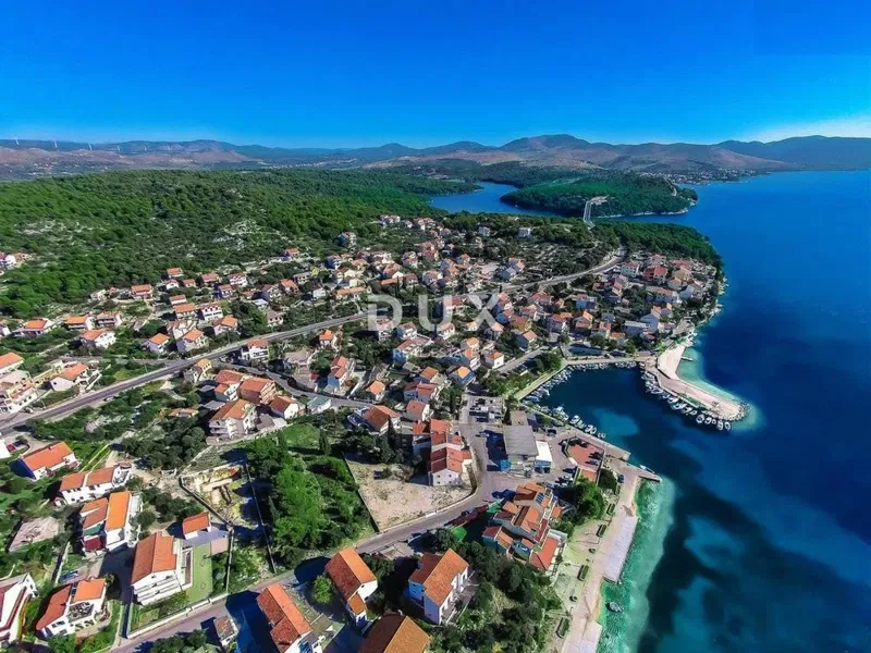 ŠIBENIK, BRODARICA – 1040 m² ÉPÍTÉSI TELEK, 550 M-RE A TENGERTŐL – IDEÁLIS LAKÓÉPÜLET ÉPÍTÉSÉHEZ! – 2