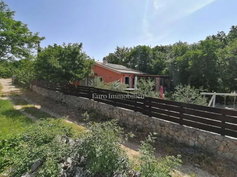 Casa indipendente in campagna con ampio terreno – 2