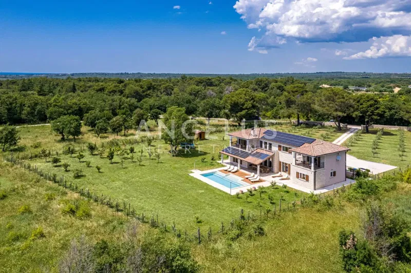 Istria, Pula - luxury villa with pool and estate, long term! – 2