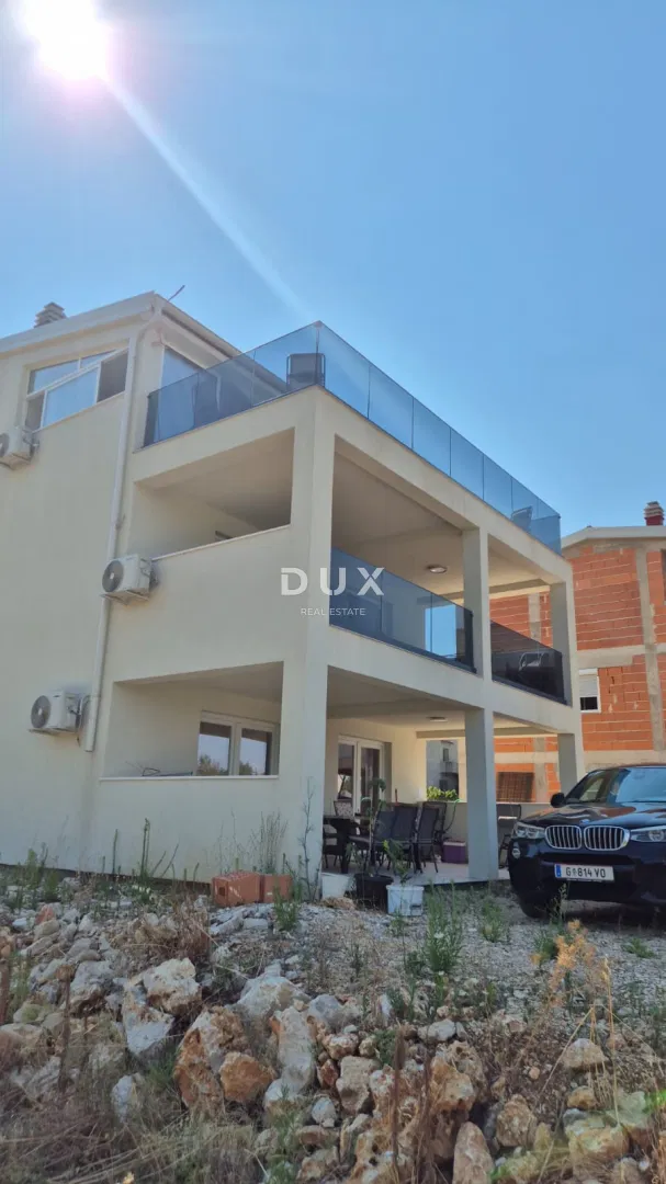 Pašman, Banj, ház, 163 m2, 3 emelet, 100 m-re a strandtól