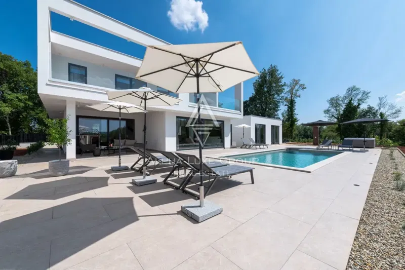 Istria, Labin: Luxury villa with heated pool – 2