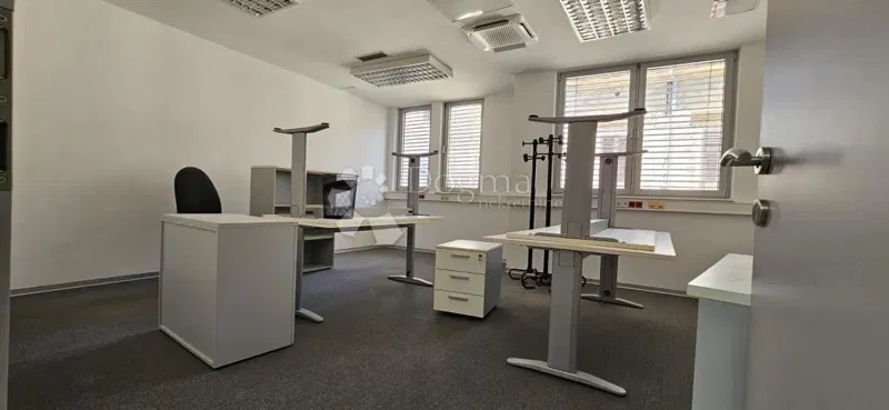 Locale commerciale Centar, Pula, 425m2 – 3