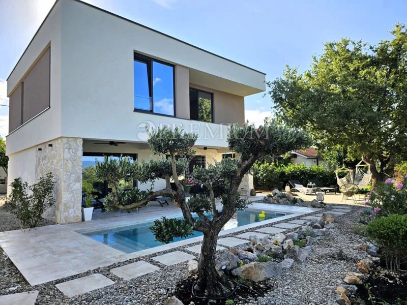 Samostojeća kuća s bazenom – okolica grada Krka! – 3