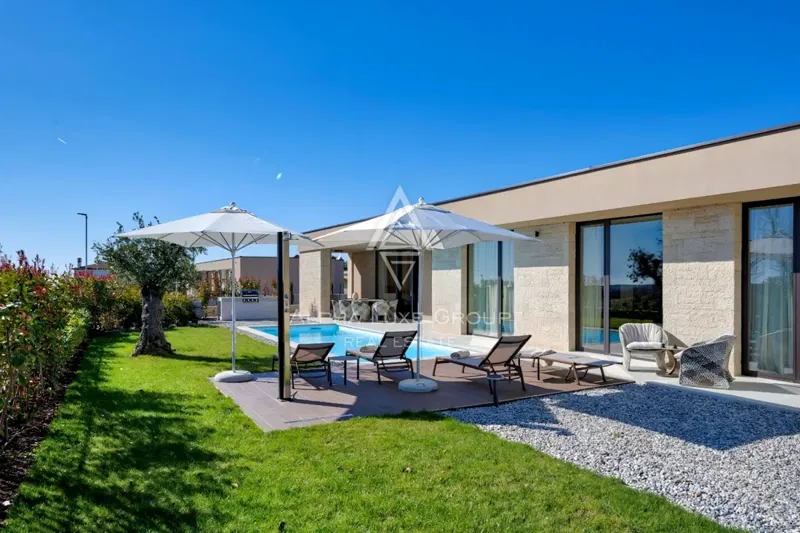 Istria, Poreč: Luxury villa with pool near village – 3