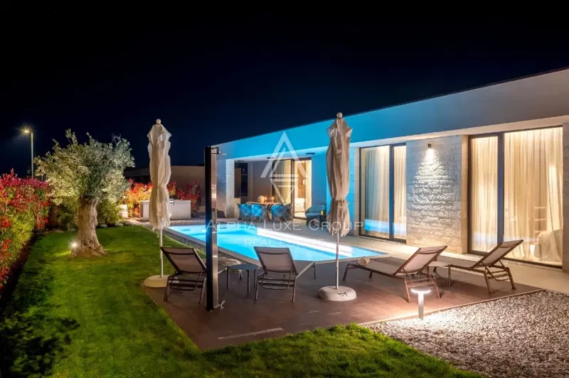 Istria, Poreč: Villa moderna con piscina e privacy – 2