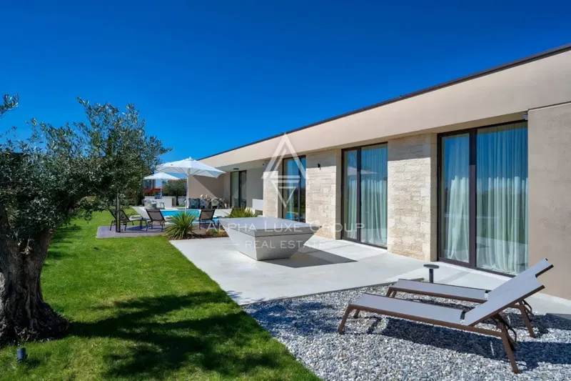 Istria, Poreč: Luxury villa on village edge – 3
