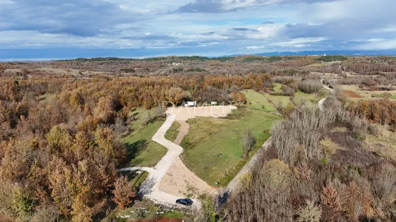 CENTRAL ISTRIA - Larger building land for investors – 3