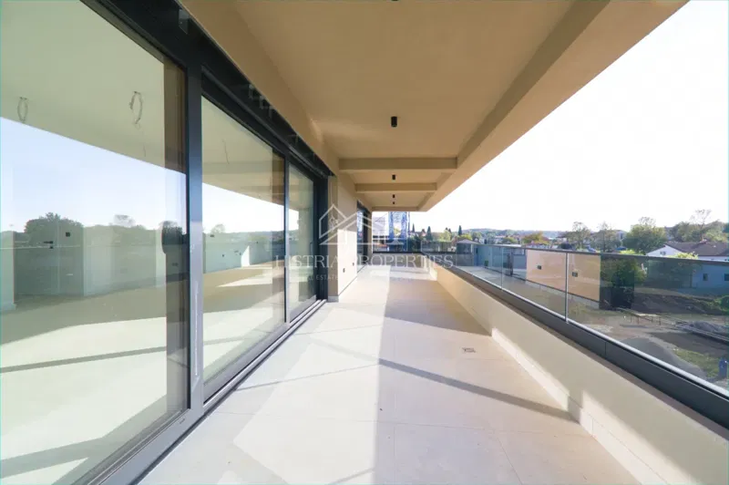 Un attico spazioso e di alta qualità con terrazza sul tetto in una posizione ricercata – 3