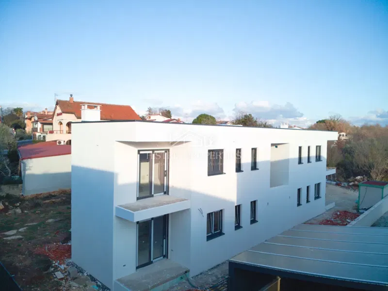 Urban apartment with 2 terraces in a modern residential area, close to the center of Poreč – 2