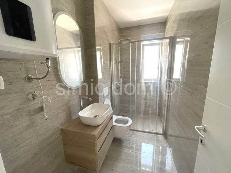Penthouse apartment with two garages near the beach, Kastela – 2