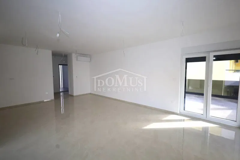 Vodice, attractive location, 2-bedroom apartment of 83,14 m² – 3
