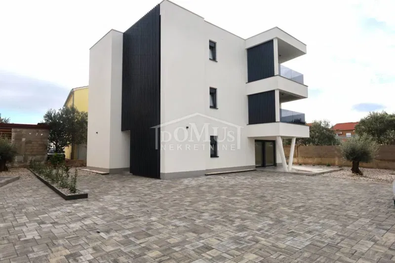 Vodice, 2-room apartment of 106,24 m² with a garden of 128,08 m² – 2