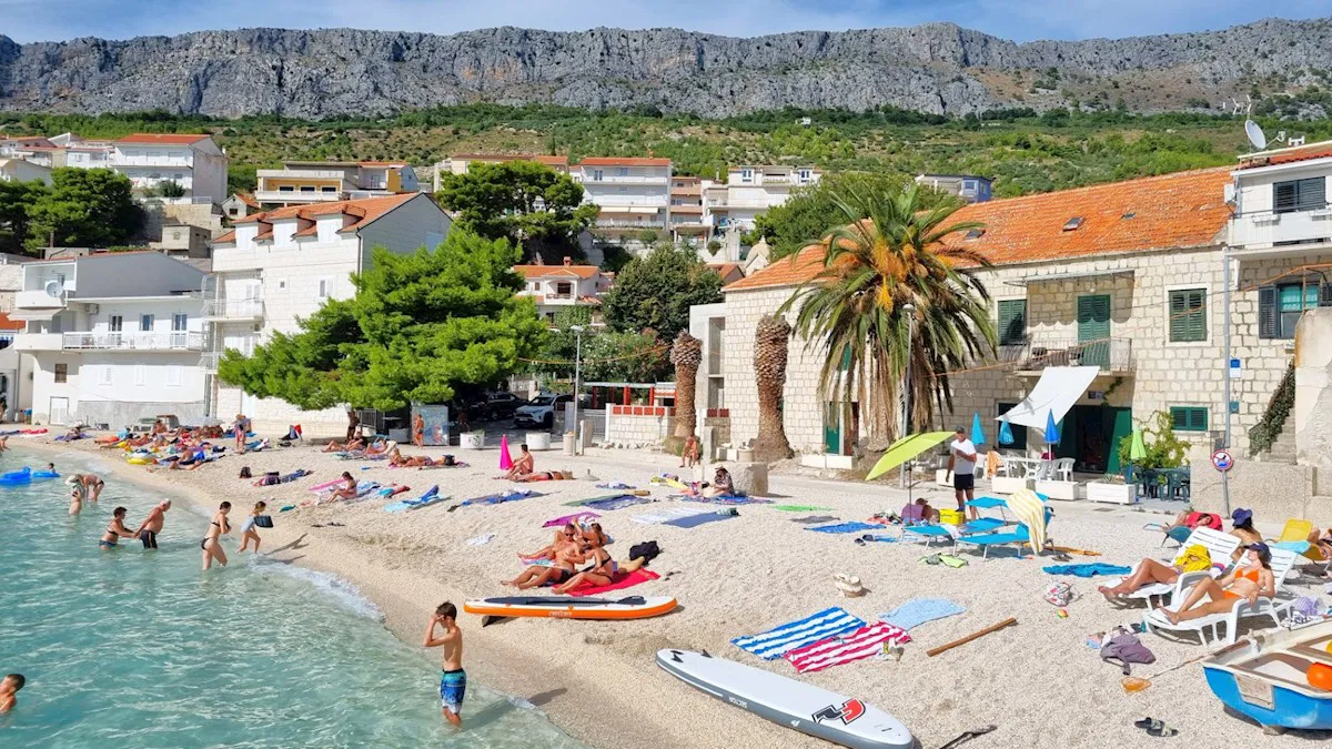 Omiš rivijera, Sumpetar - trosoban komforan stan 166 m2 s pogledom i garažom