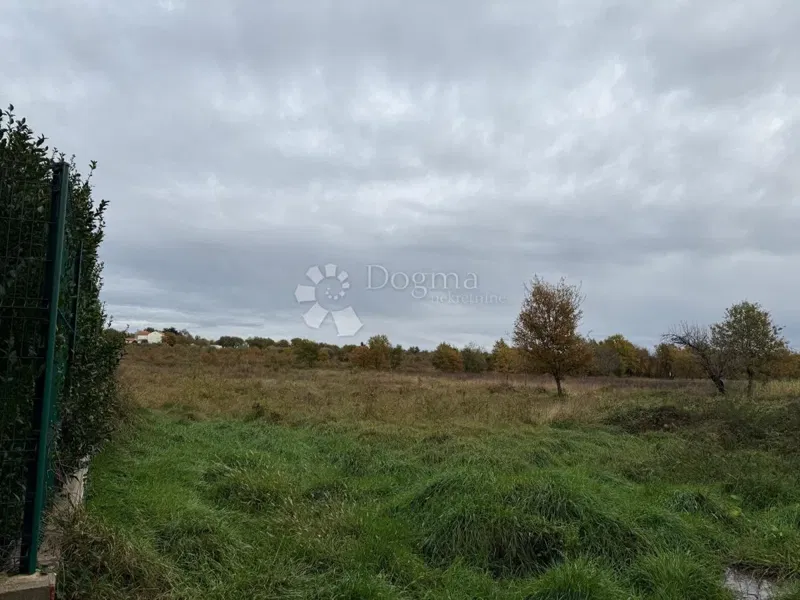 Spacious agricultural land 700m from the sea - Poreč – 2