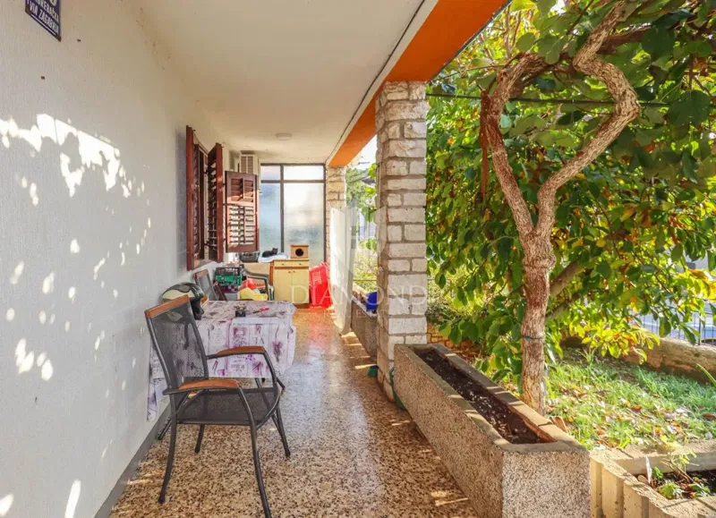 OCCASIONE! ROVIGNO! APPARTAMENTO, GIARDINO, PARCHEGGIO! – 2