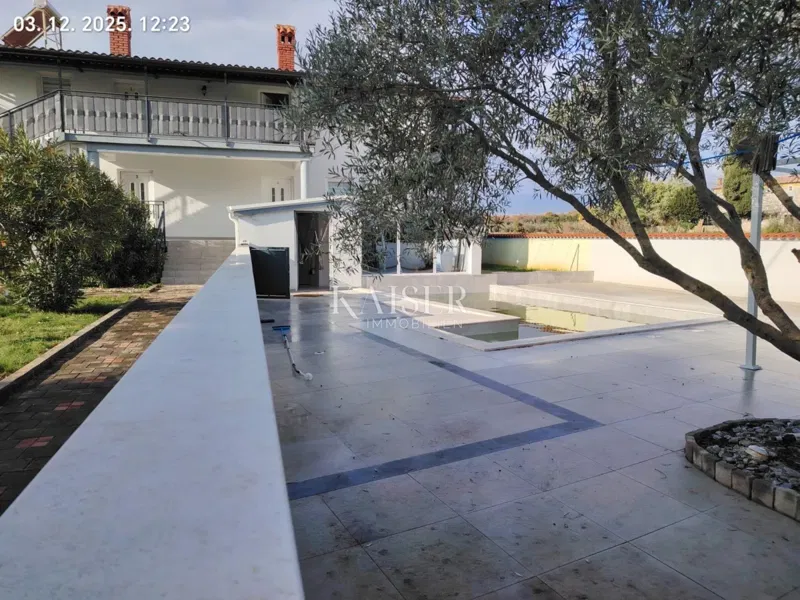 Istria, Pula - House with 5 apartments and two swimming pools – 2